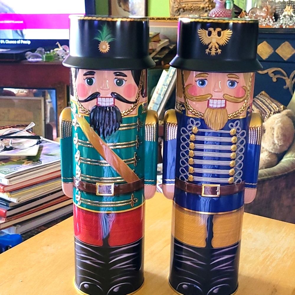 Two Harry London soldier tins.